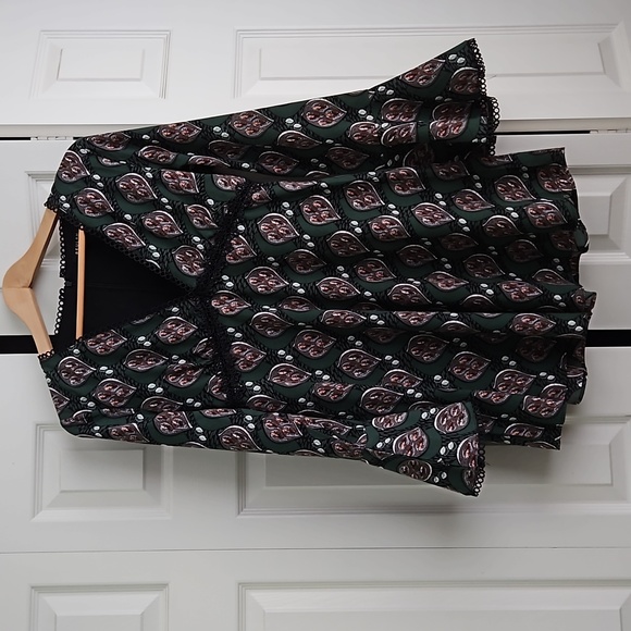 Small mini dress with bell sleeves - Picture 1 of 5